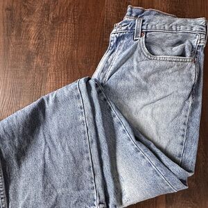 Vintage Levi’s 550 Relaxed Fit Men’s Jeans – W34 L32 (Medium Wash)